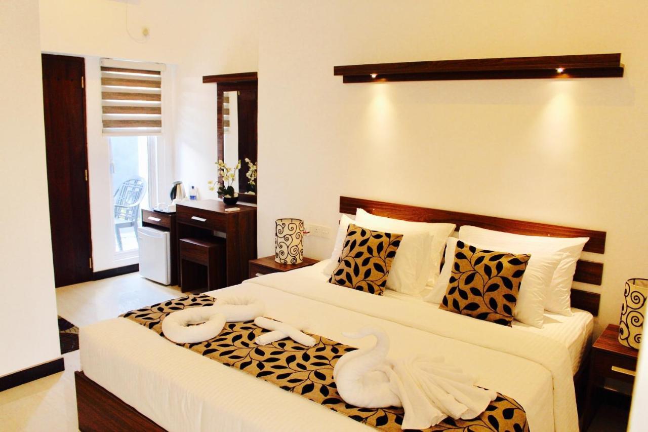 8 Plus Motels Negombo Eksteriør bilde