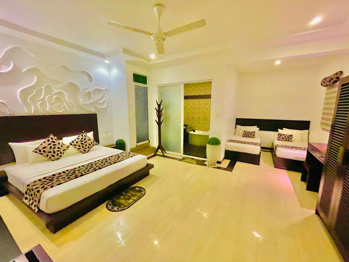 8 Plus Motels Negombo Eksteriør bilde